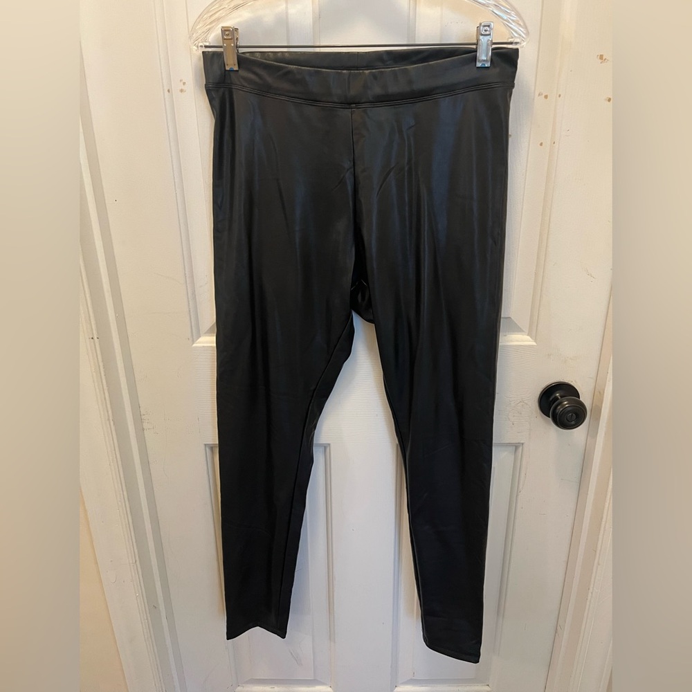 NWOT Express Women’s Faux Leather Pants - Sz Medium